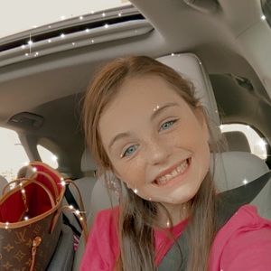 Meet your Posher, Beooke